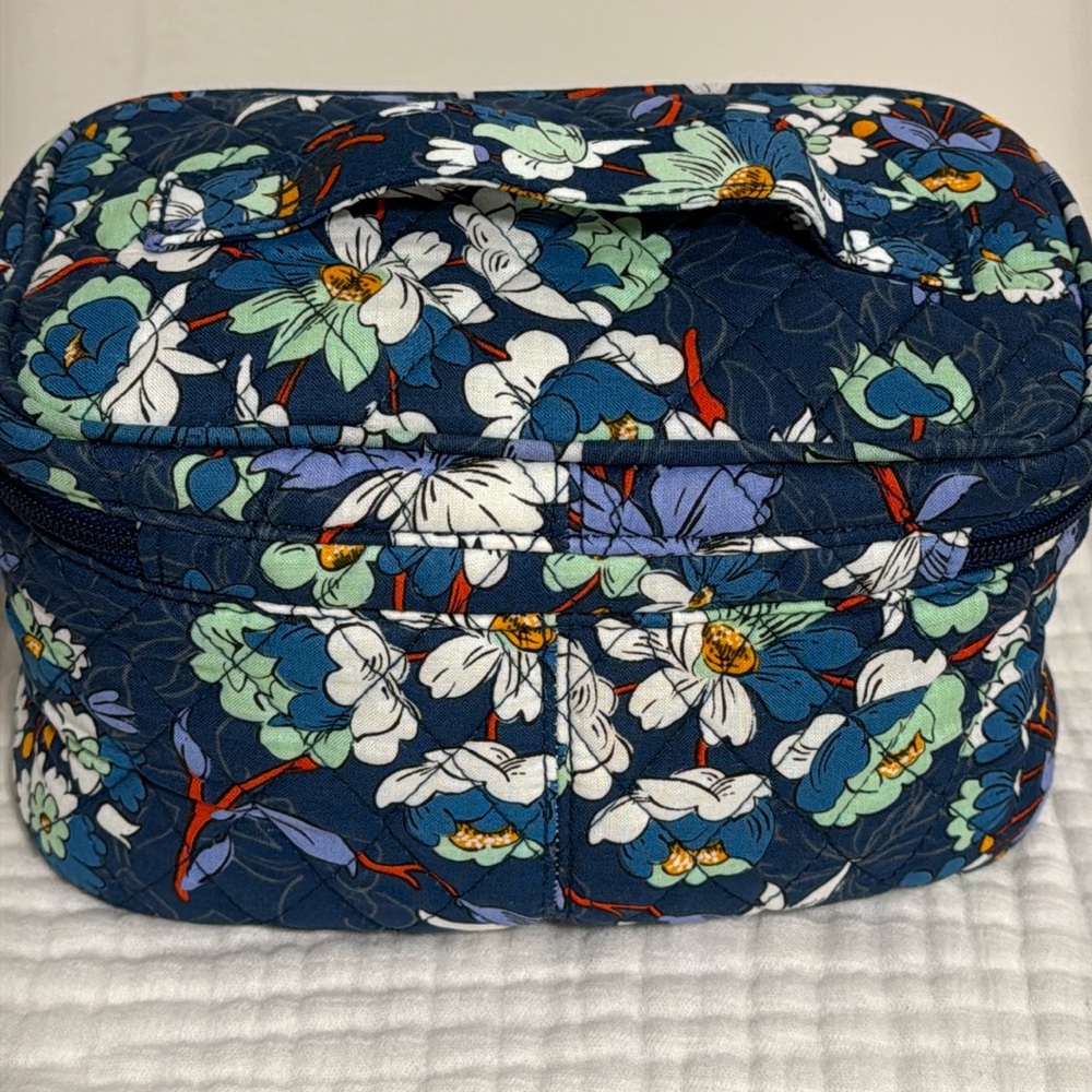 Vera Bradley train case floral bursts NWT - Picture 8 of 9